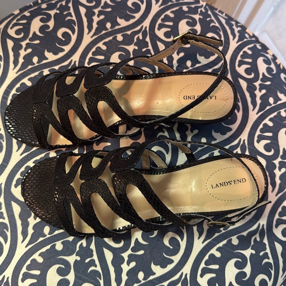 Lands’ End black strappy wedge NWOT